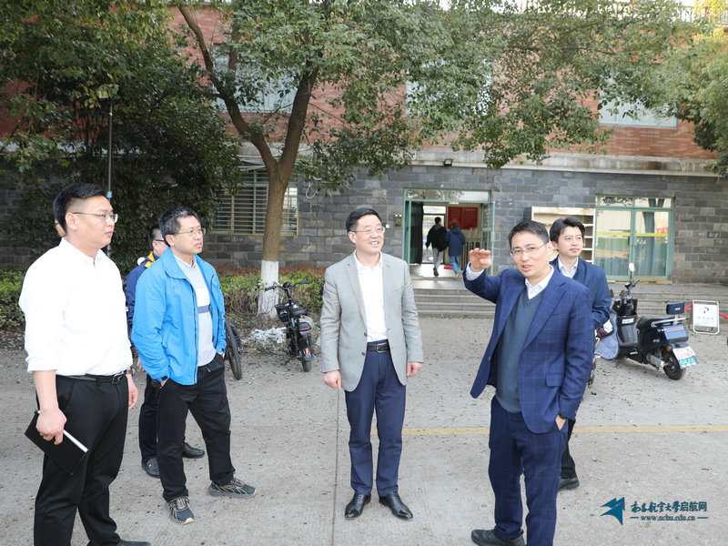 党委书记李德平深入学生宿舍调研并现场办公